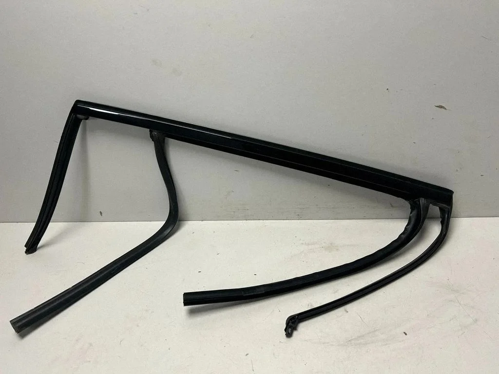 Rear door glass trim molding – BMW 3 Series G20 G21 (2019-)