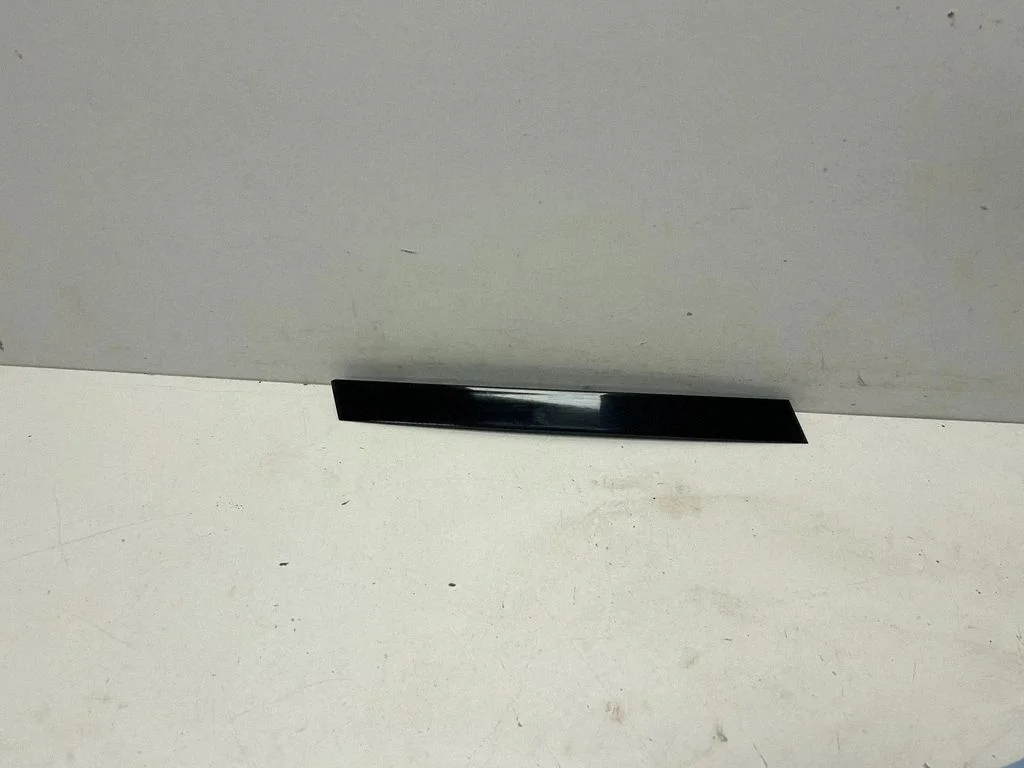 Rear door glass trim molding – BMW 3 Series G20 G21 (2019-)