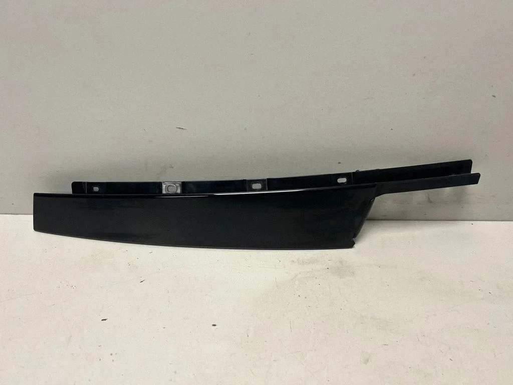 Esiukse klaasi liist – BMW 3-seeria G20 G21 (2019-)