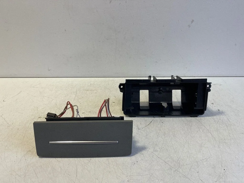 12 V lizdas (gale)