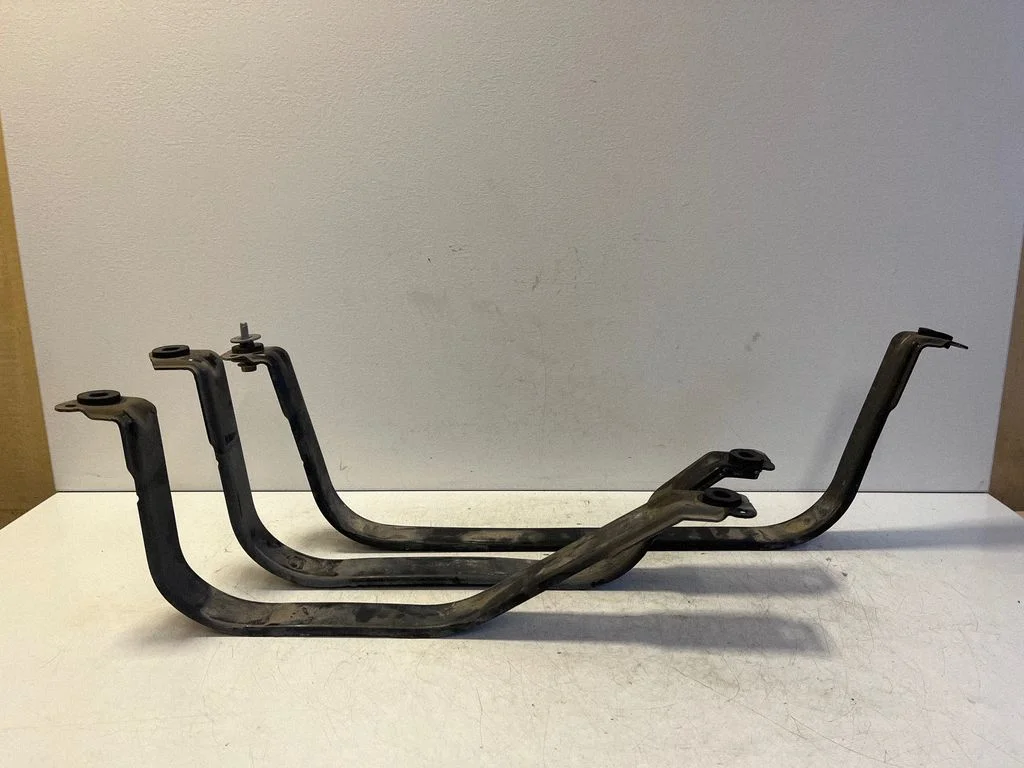 Fuel tank mounting bracket 4M0201391C