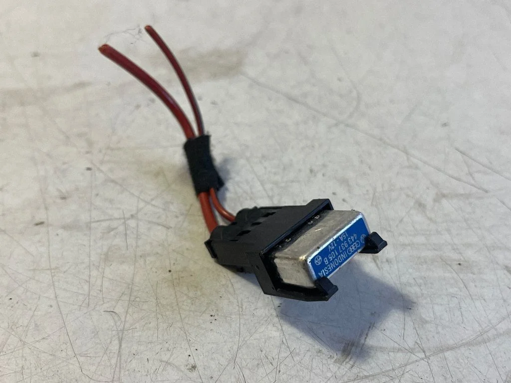 Other relay 443937105B