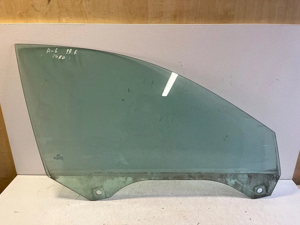 Front door window glass four-door 43R00082