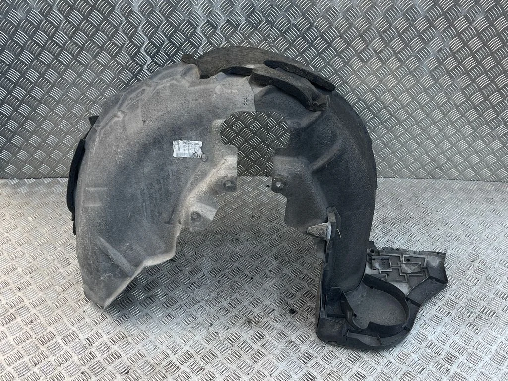 Rear arch fender liner splash guards 4M0810172G