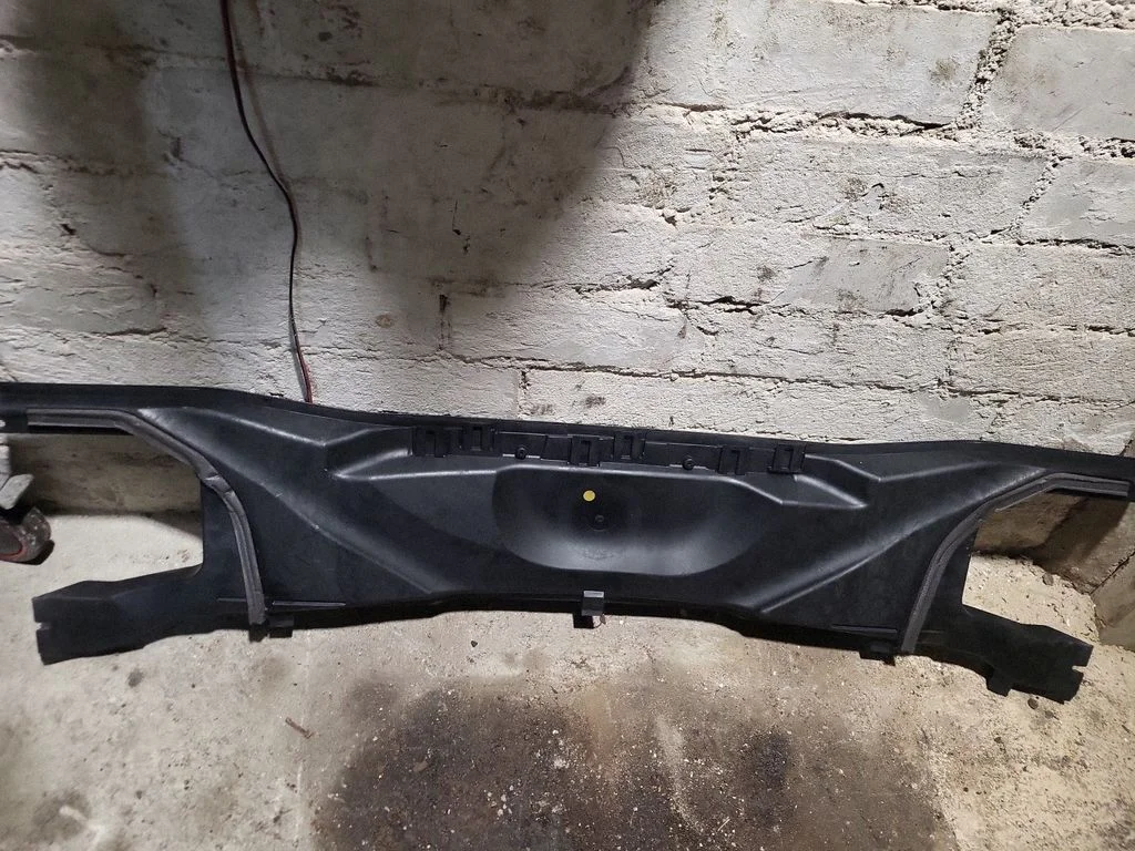 Kita variklio skyriaus detalė