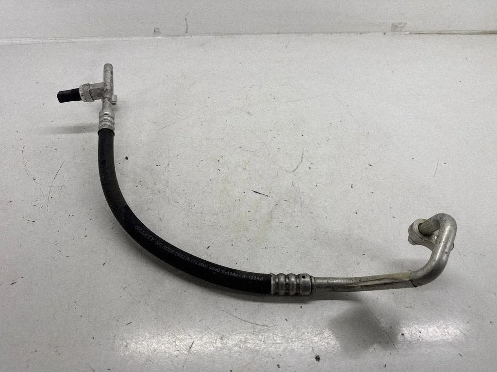 Air conditioning (A/C) pipe/hose 109215800E