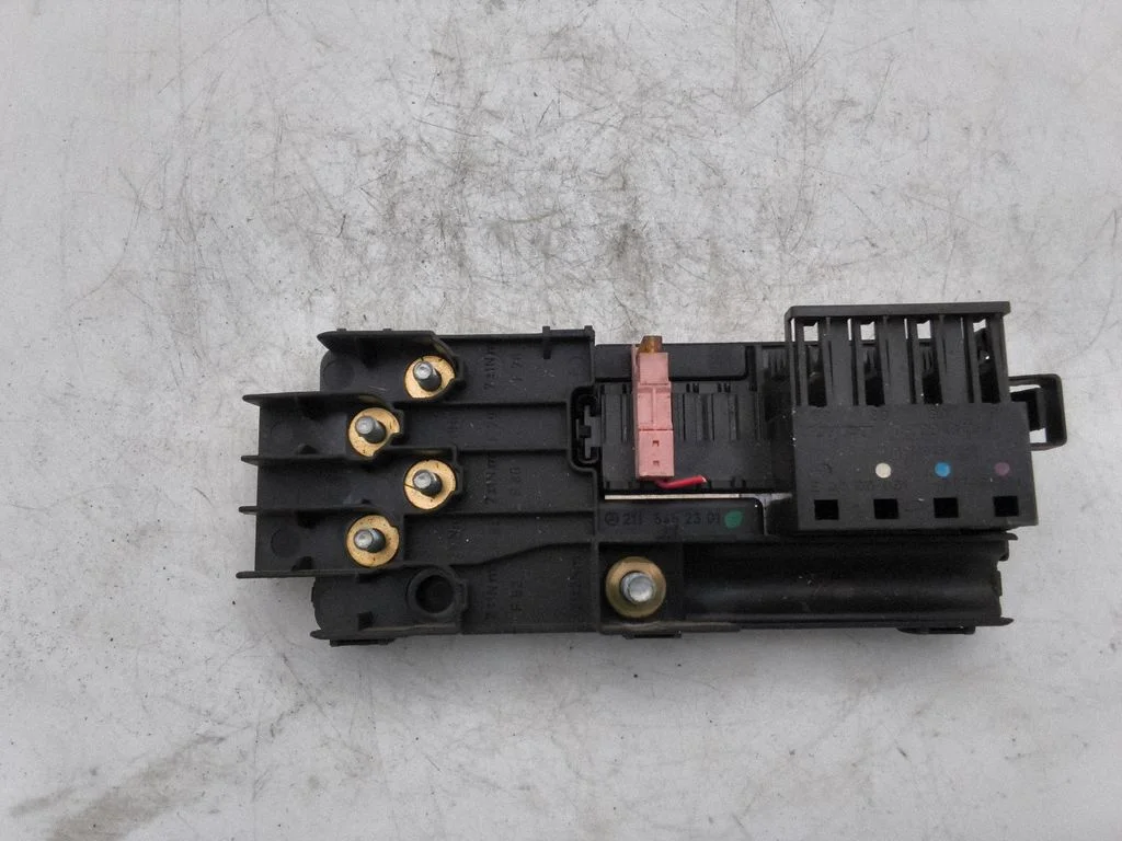 Plussjuhtmete ühendussõlm 2115452301