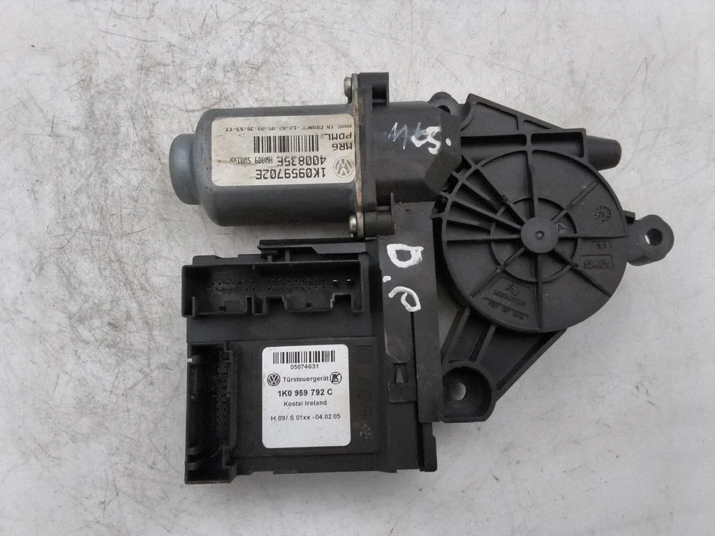 Front door window regulator motor – Volkswagen Golf V (2003-2009)
