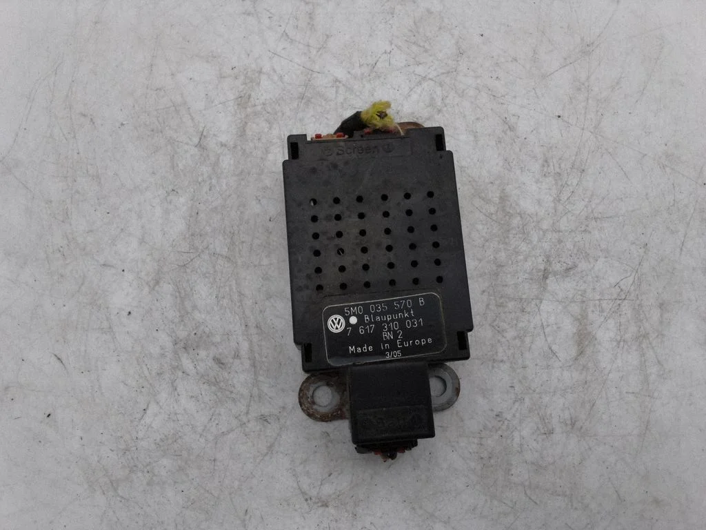 Antenas pastiprinātājs 5M0035570B