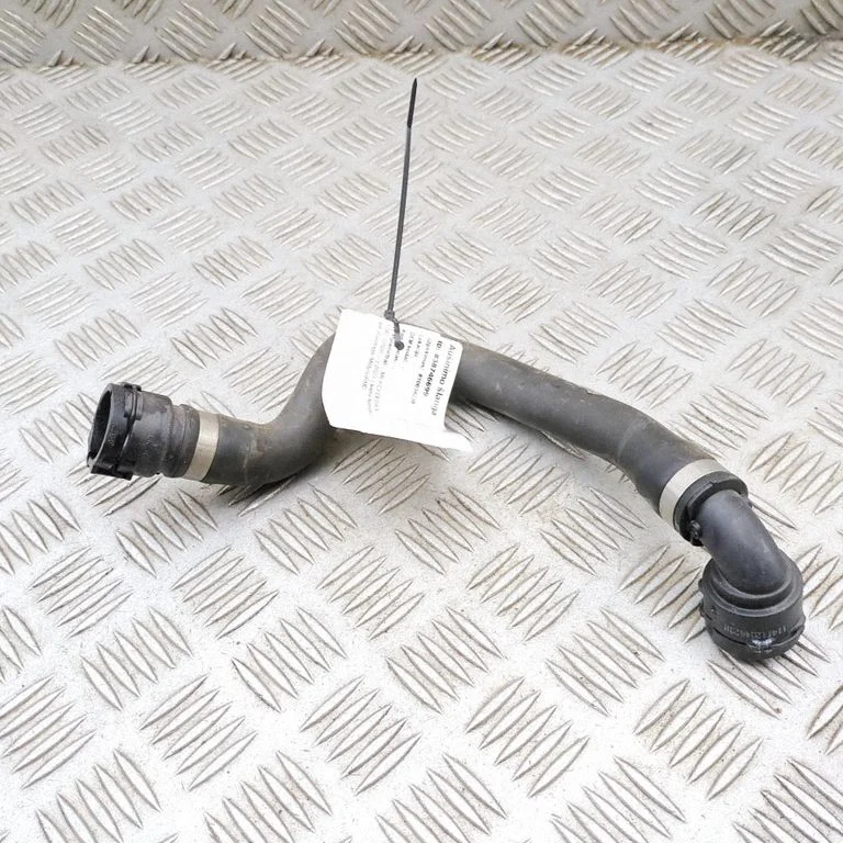 Mootori jahutusvedeliku toru / voolik A2935011100