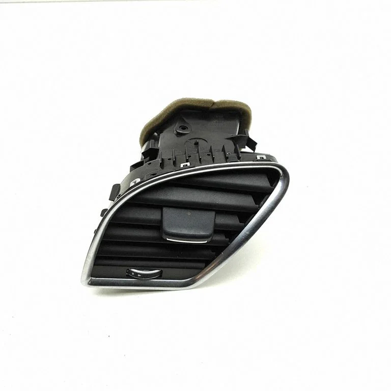 Paneļa gaisa restītes 8T2820901