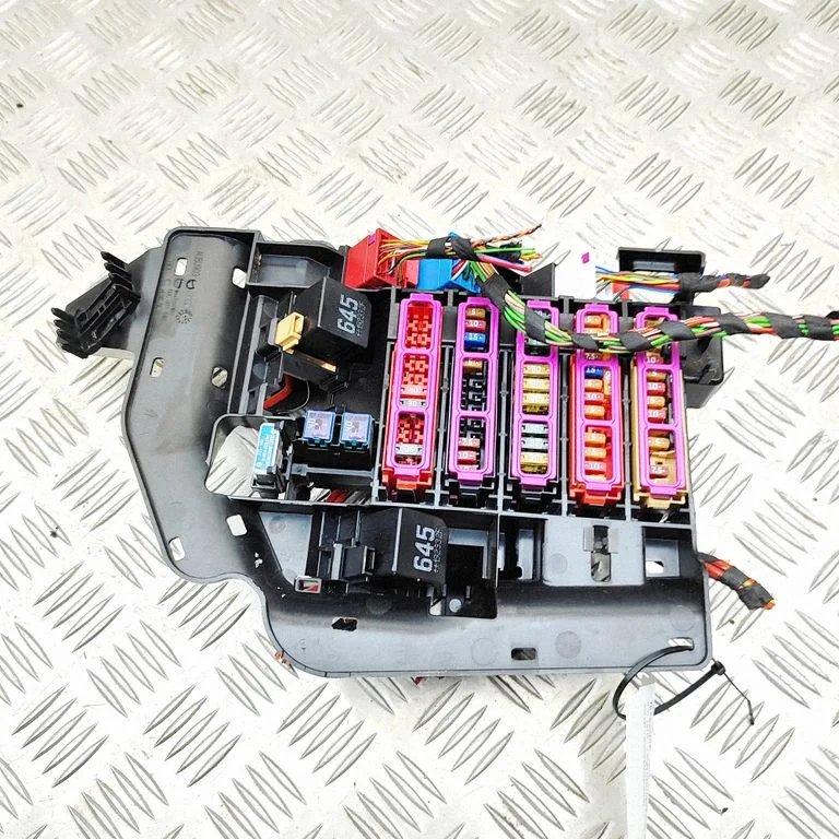 Drošinātāju bloks 80C971845