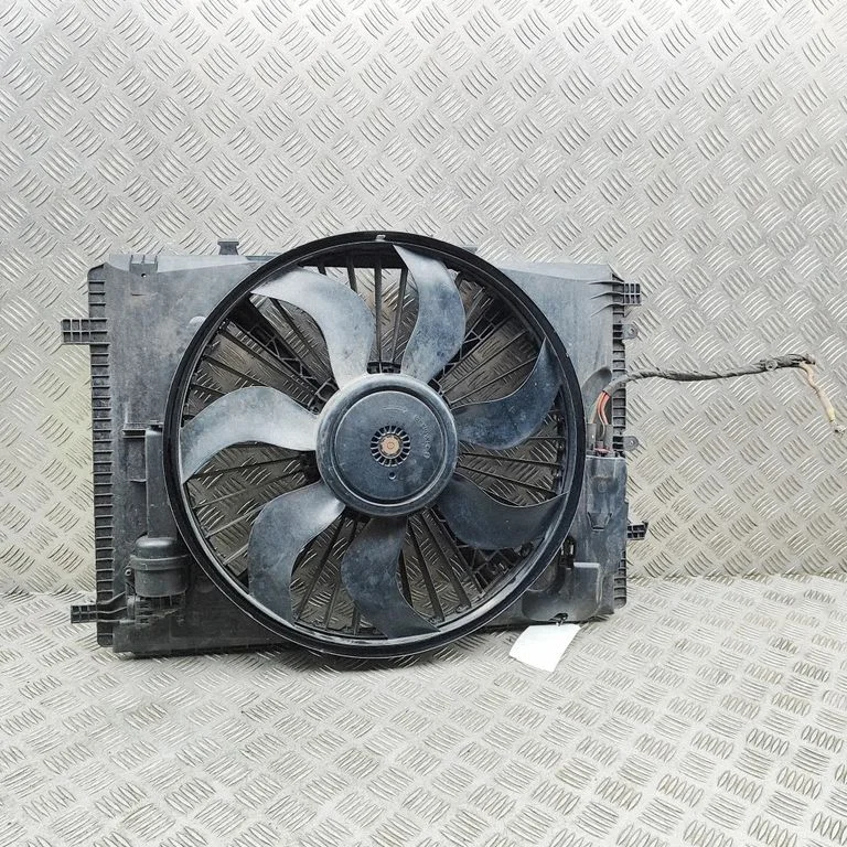 Radiaatori ventilaatori difuusor A2465000093