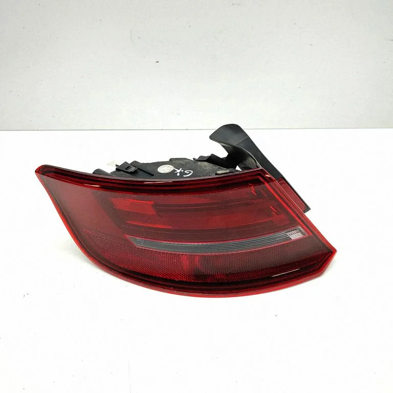 Lampa tylna w błotniku – Audi A3 S3 8V (2013-2019)