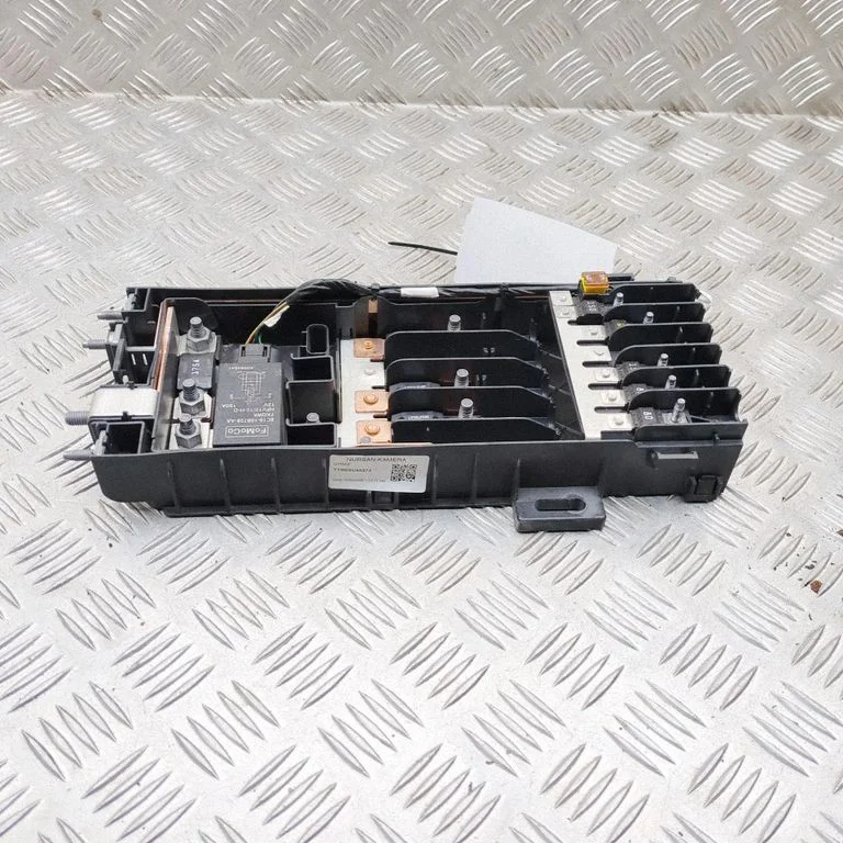 Skrzynka bezpieczników (komplet) SU5T14A094JB