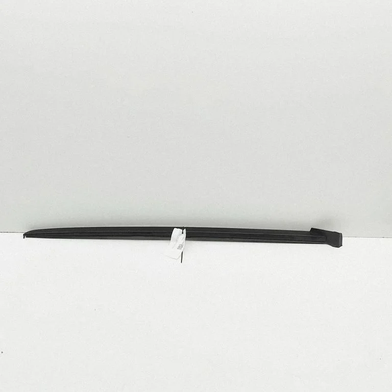 Windshield trim – Peugeot 5008 II (2016-)