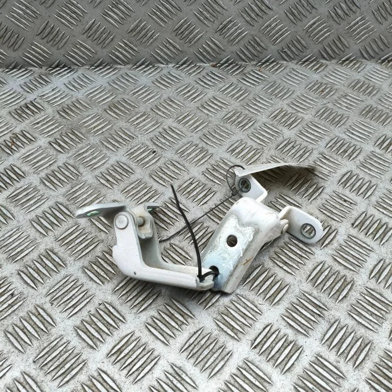 Esiukse hingede komplekt – Hyundai Kona I (2017-2023)