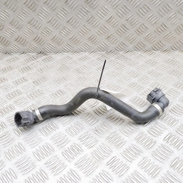 Mootori jahutusvedeliku toru / voolik A2935010800