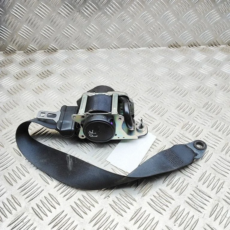 Priekšējā drošības josta – Mercedes-Benz C klase W205 (2014-2021)