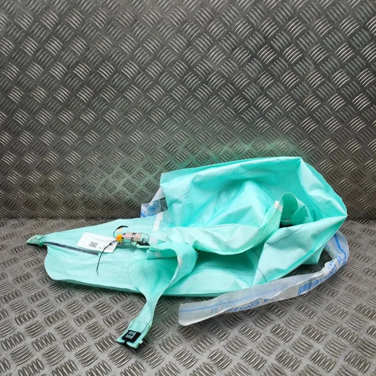 Jumta drošības spilvens (aizkars) – Mercedes-Benz C klase W205 (2014-2021)
