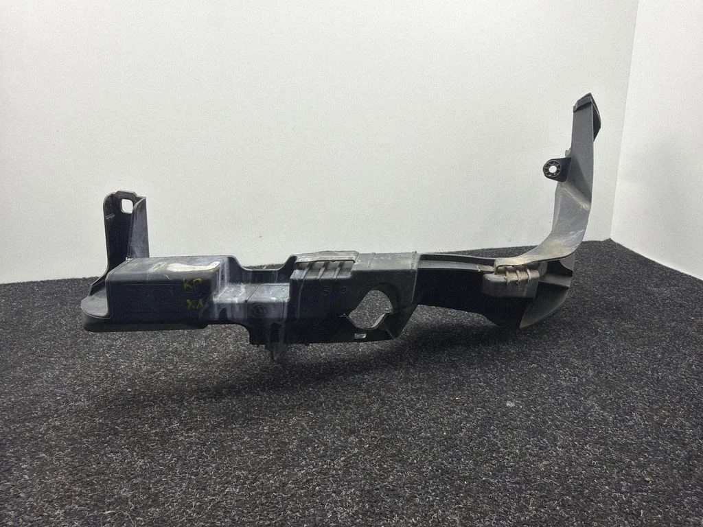 Esitule kinnitusklamber – BMW X1 E84 (2009-2015)