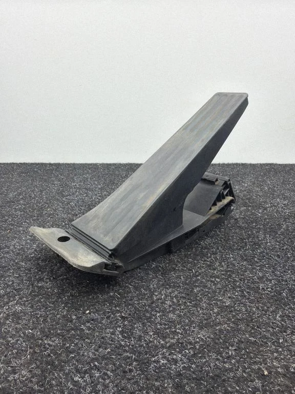 Gaasipedaal – BMW X1 E84 (2009-2015)