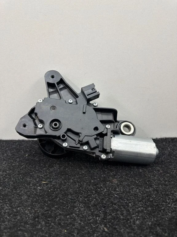 Rear window wiper motor 7311415