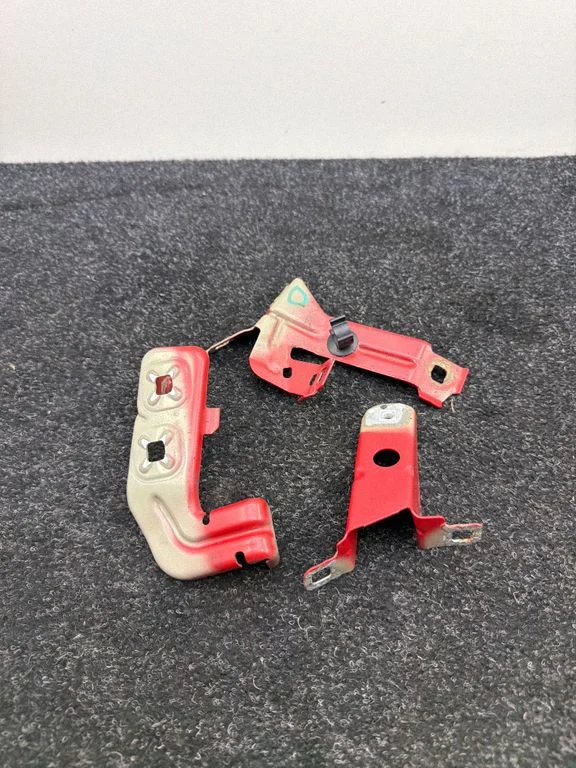 Fender mounting bracket 7255822