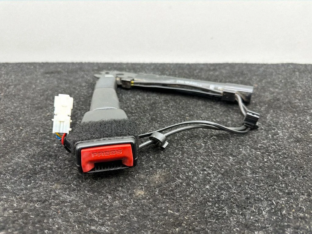 Front seatbelt buckle – BMW 3 Series F30 F35 F31 (2012-2018)