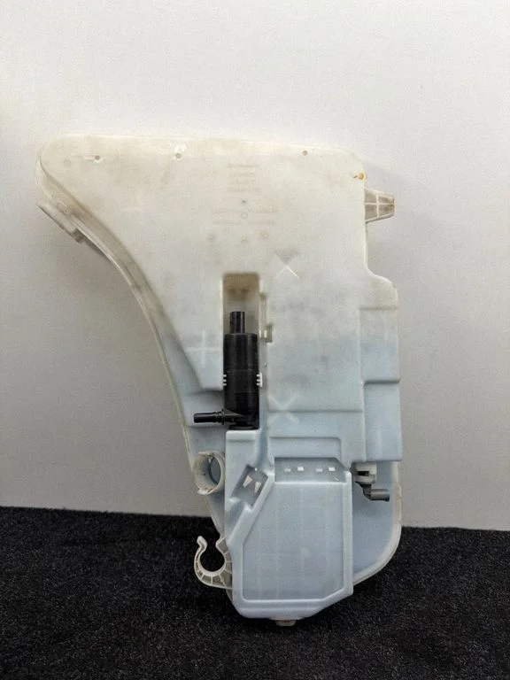 Windshield washer fluid reservoir/tank – BMW 6 Series F06 Gran coupe (2012-2018)
