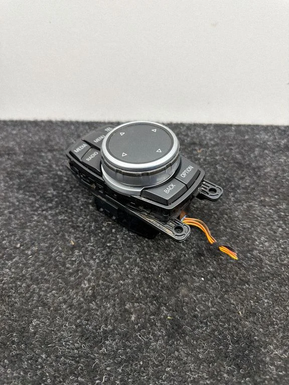 Head unit multimedia control 9350723
