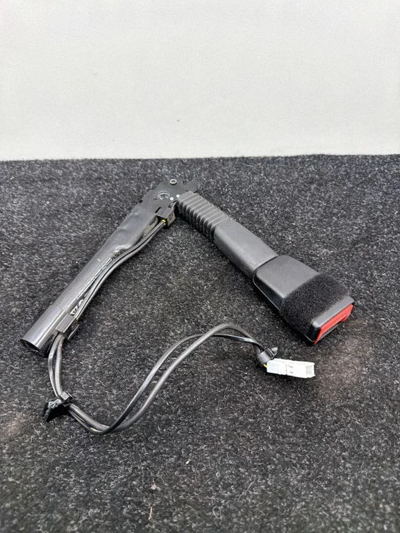 Front seatbelt buckle – BMW 3 Series F30 F35 F31 (2012-2018)