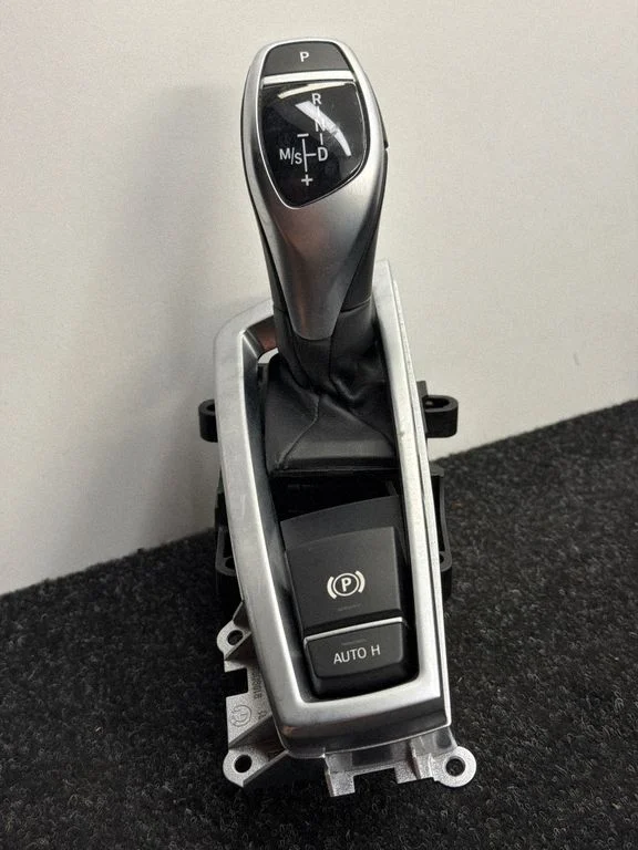 Gear selector mechanism 1009997600