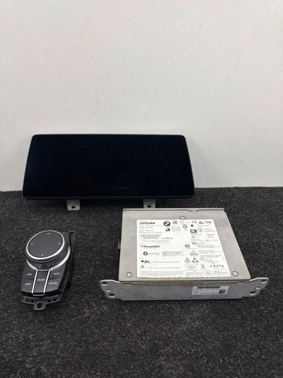 Radio/CD/DVD/GPS head unit CI5A071E601