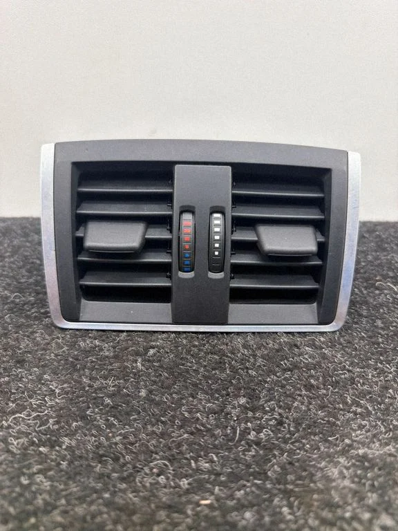 Kratka nawiewu tylna – BMW Seria 4 F36 Gran coupe (2017-)