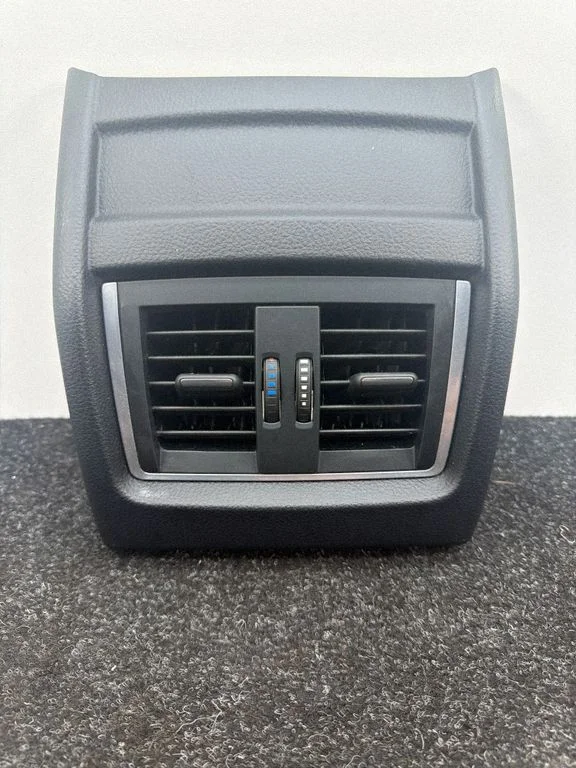 Kratka nawiewu tylna 9333675