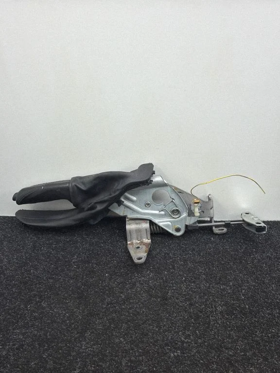 Handbrake/parking brake lever assembly 7846806