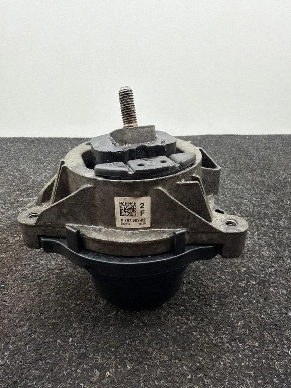 Engine mount bracket 6787663