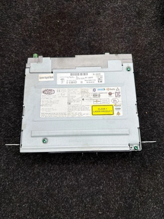Radio/CD/DVD/GPS head unit 9399427