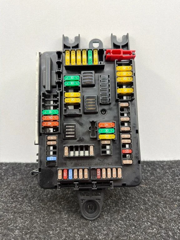 Fuse module 9389070