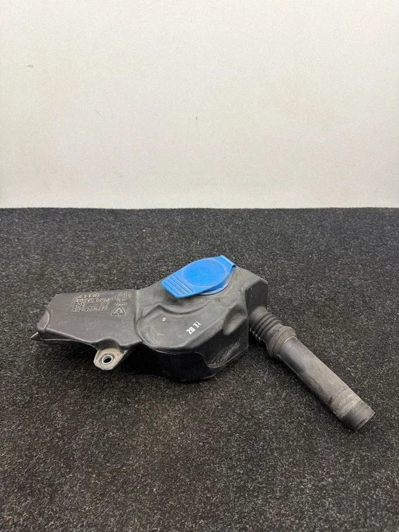 Windshield washer fluid reservoir/tank – Audi A7 S7 4G (2011-2017)