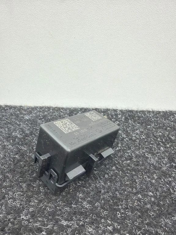 Võtmeta süsteemi KESSY (keyless) juhtplokk/moodul 4H0909131