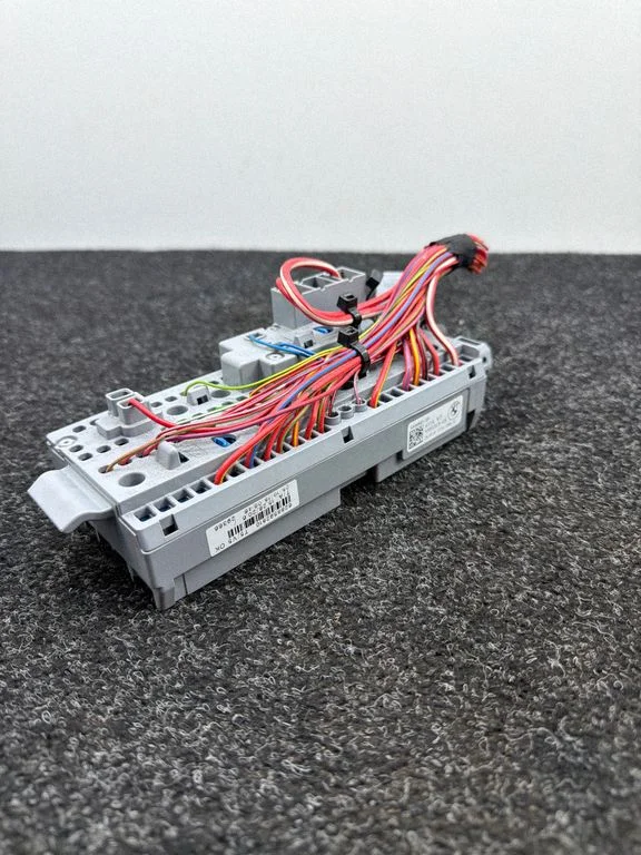 Fuse box set 9350313