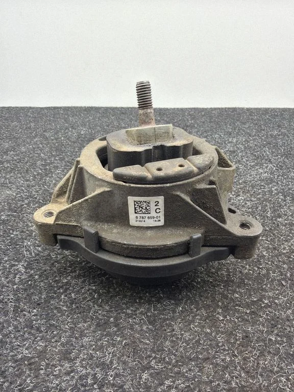 Engine mount bracket 6787659