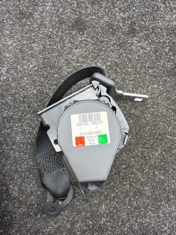 Rear seatbelt 619185100D
