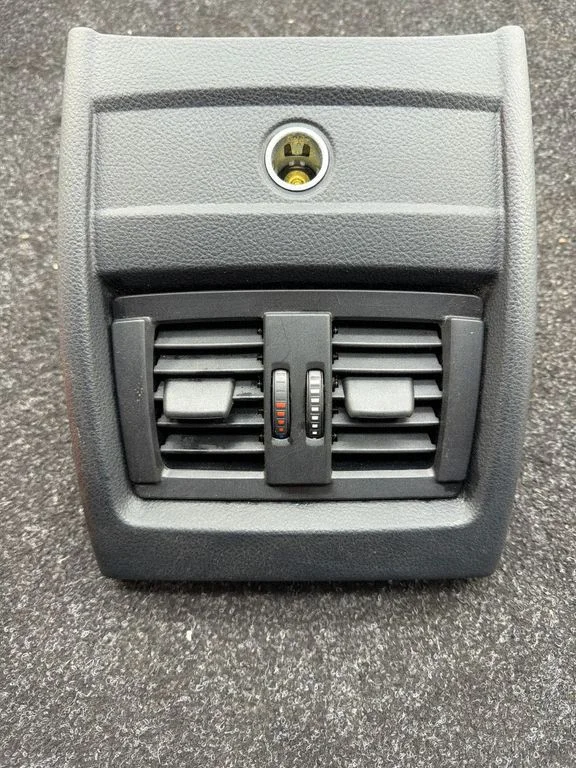 Rear air vent grill 0858201
