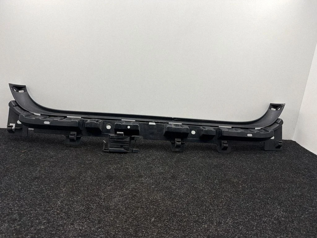 Rear bumper mounting bracket 7058522