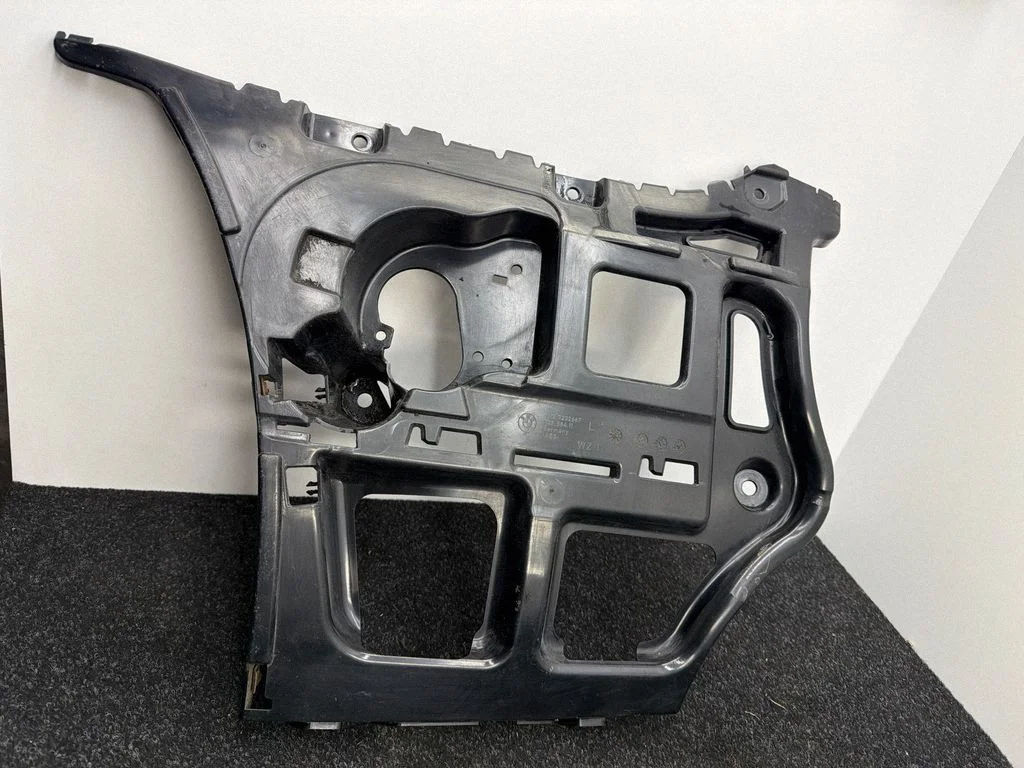 Rear bumper mounting bracket 7202667