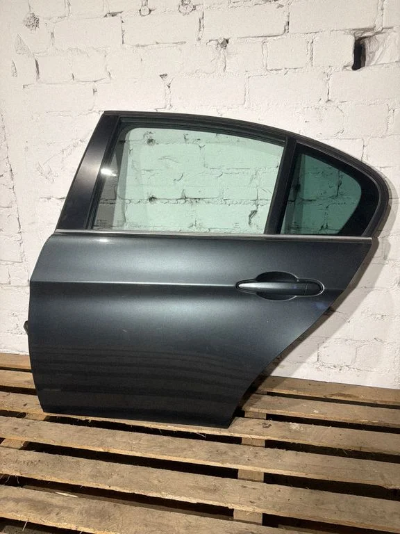 Rear door 6930633