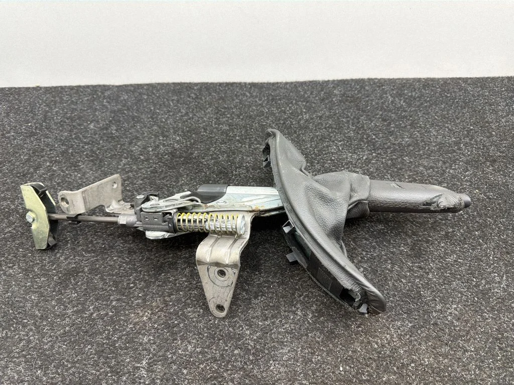 Handbrake/parking brake lever assembly 6764924